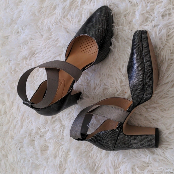 Silver, shimmer, snake-type pattern pumps - Picture 3 of 9